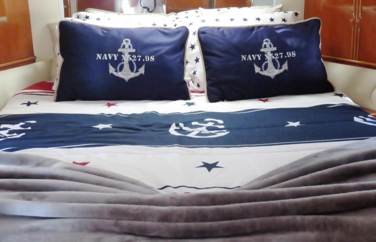 Aquadouro Yacht Radames - Sleep Boat Experience Hotel Castelo de Paiva Bagian luar foto