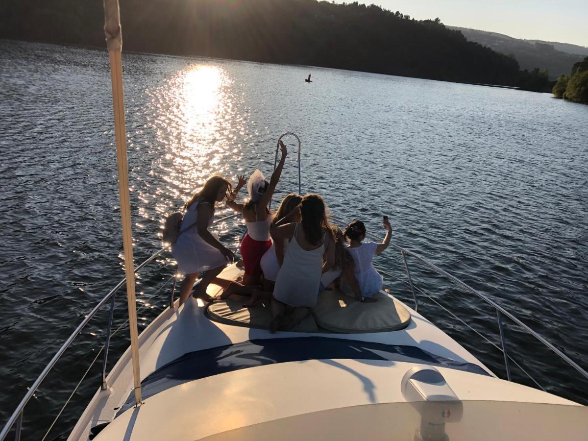 Aquadouro Yacht Radames - Sleep Boat Experience Hotel Castelo de Paiva Bagian luar foto