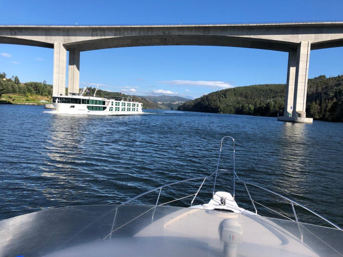 Aquadouro Yacht Radames - Sleep Boat Experience Hotel Castelo de Paiva Bagian luar foto