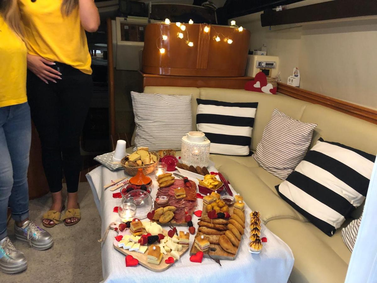 Aquadouro Yacht Radames - Sleep Boat Experience Hotel Castelo de Paiva Bagian luar foto