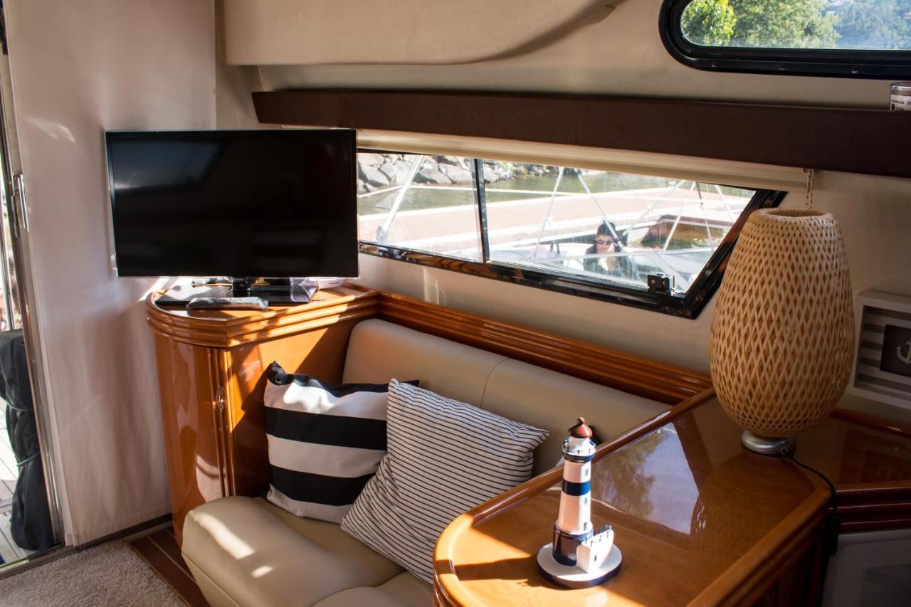 Aquadouro Yacht Radames - Sleep Boat Experience Hotel Castelo de Paiva Bagian luar foto