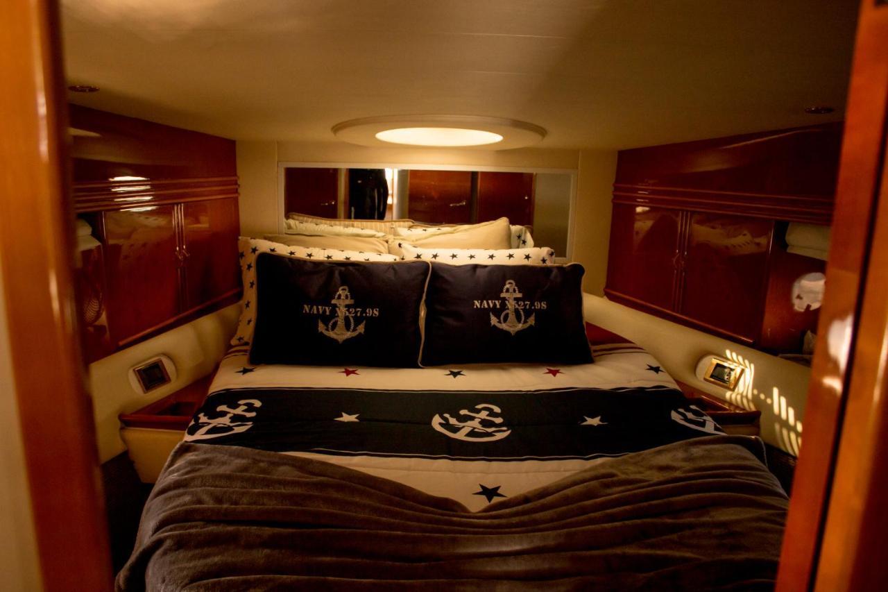 Aquadouro Yacht Radames - Sleep Boat Experience Hotel Castelo de Paiva Bagian luar foto