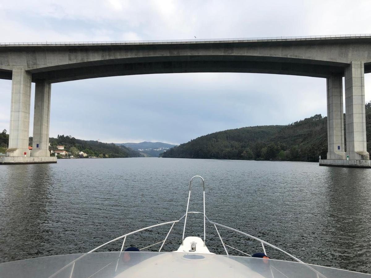 Aquadouro Yacht Radames - Sleep Boat Experience Hotel Castelo de Paiva Bagian luar foto