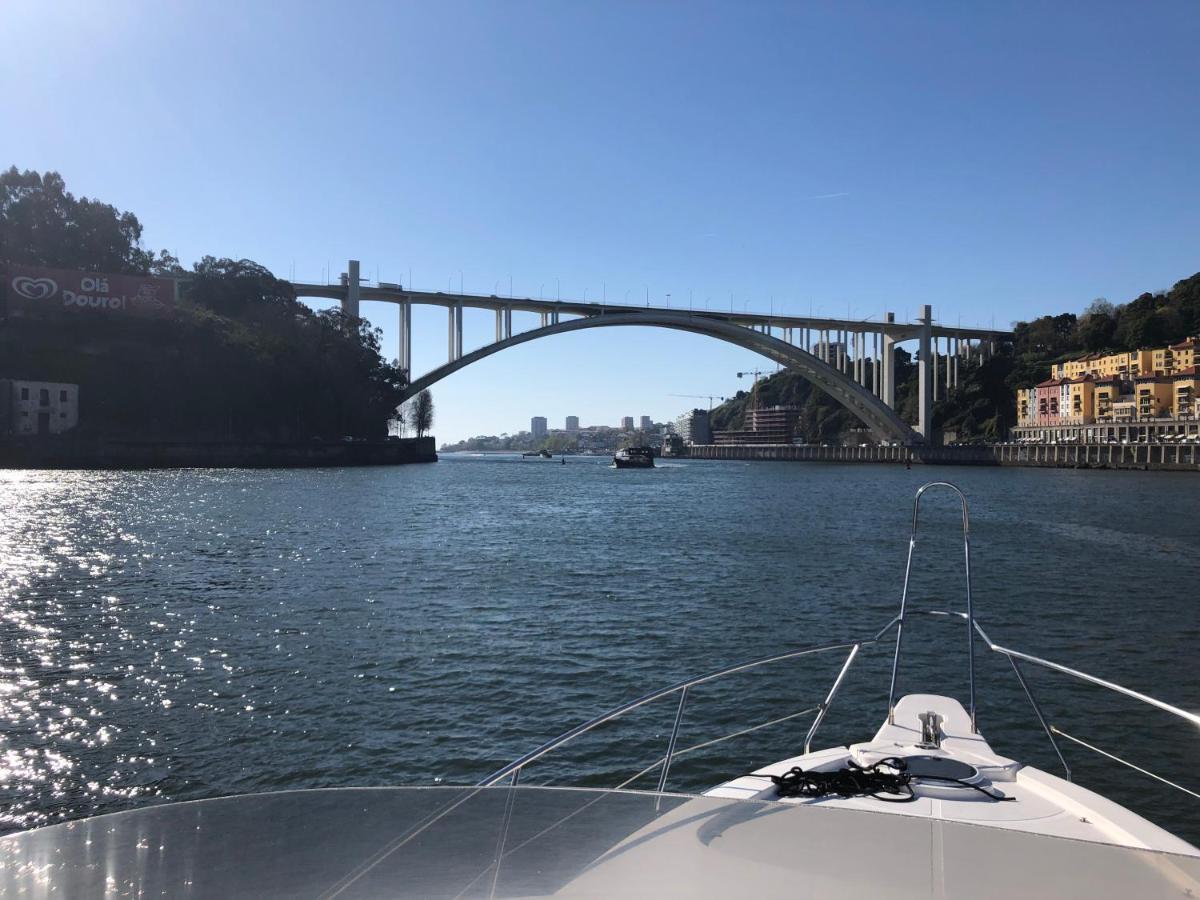 Aquadouro Yacht Radames - Sleep Boat Experience Hotel Castelo de Paiva Bagian luar foto