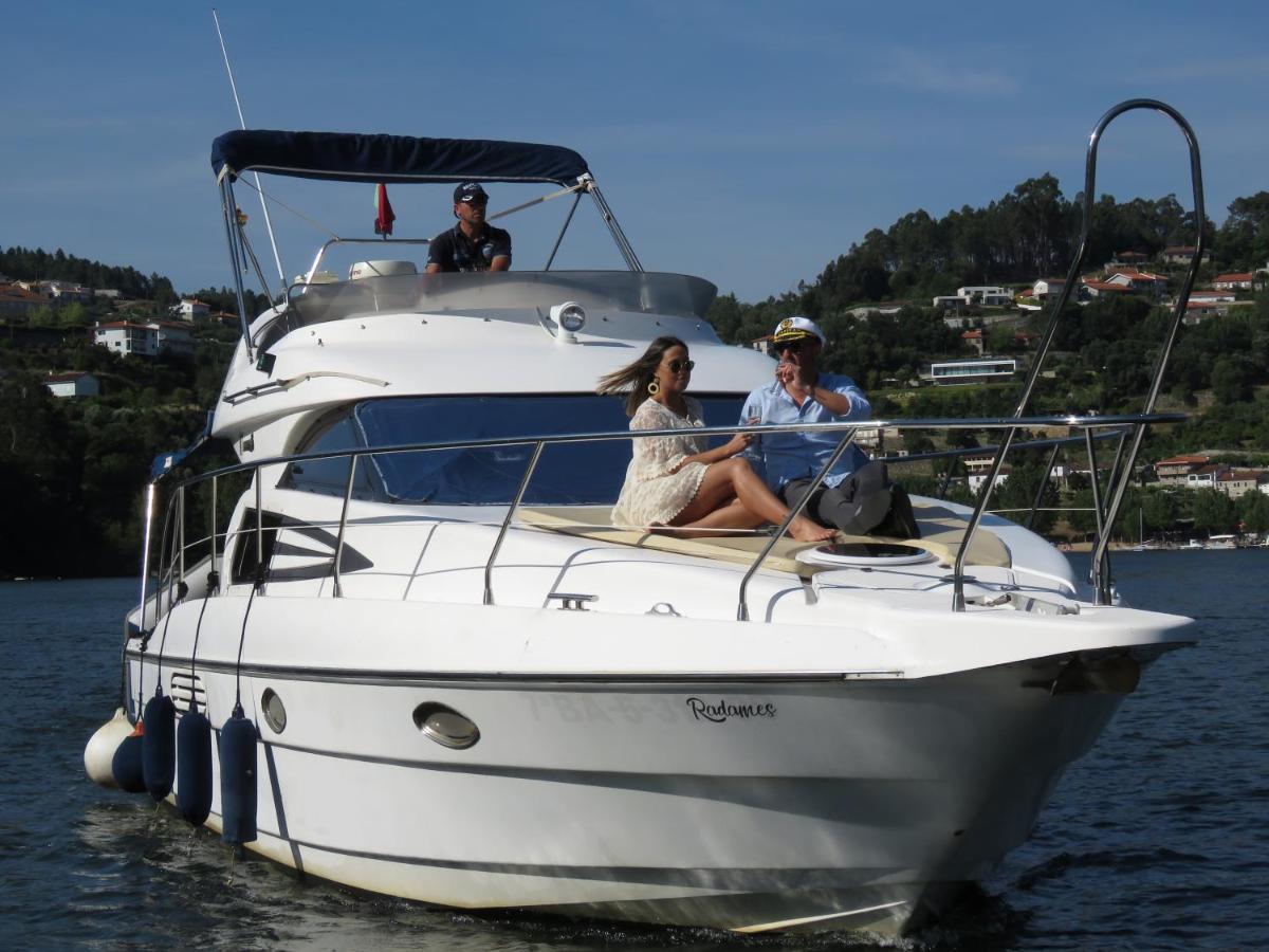 Aquadouro Yacht Radames - Sleep Boat Experience Hotel Castelo de Paiva Bagian luar foto