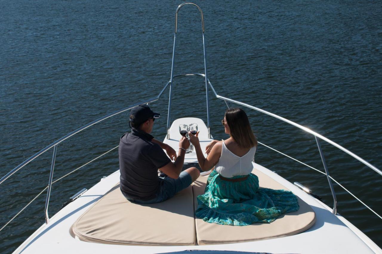Aquadouro Yacht Radames - Sleep Boat Experience Hotel Castelo de Paiva Bagian luar foto