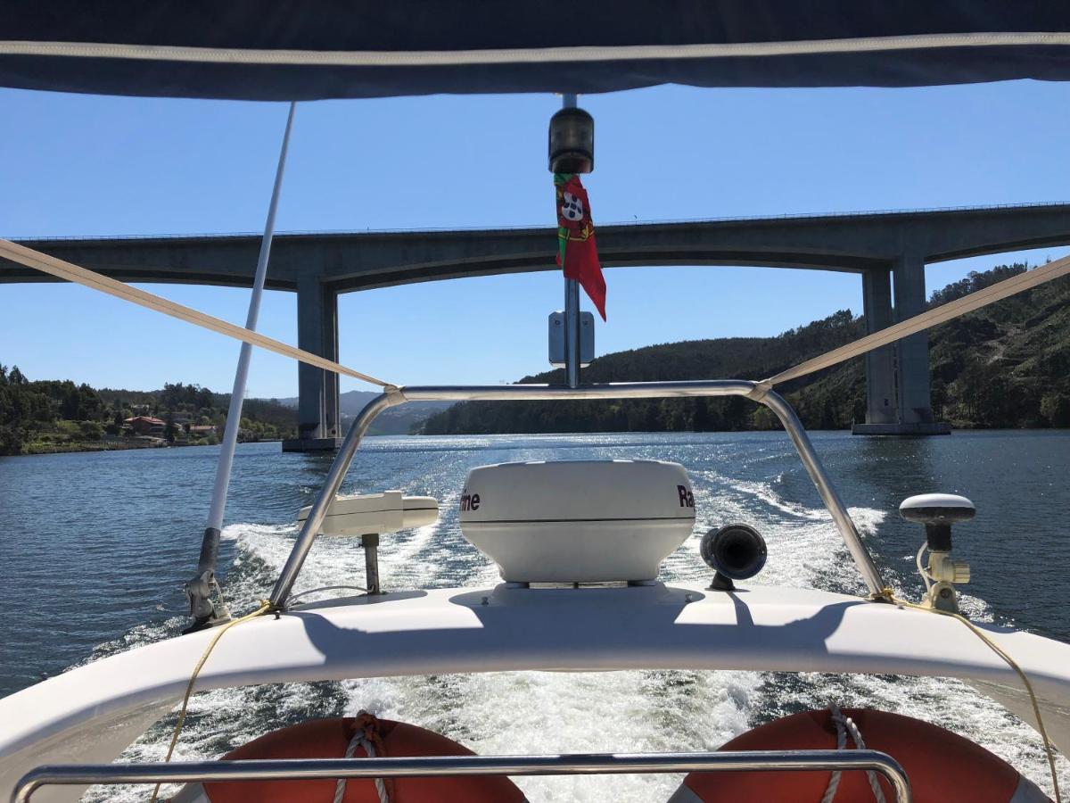 Aquadouro Yacht Radames - Sleep Boat Experience Hotel Castelo de Paiva Bagian luar foto